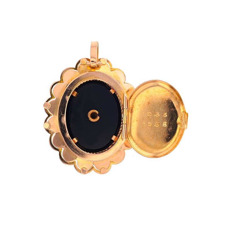 Pendentif onyx et perles en or jaune