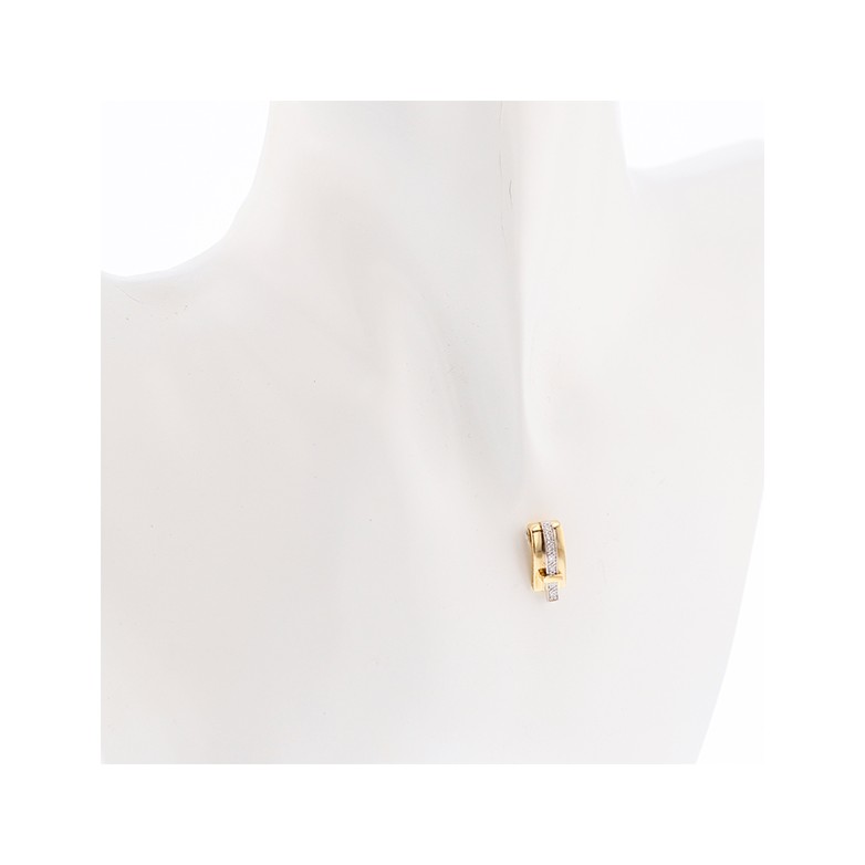 Pendentif signé GUY LAROCHE diamant 0.14 carat 2 ors