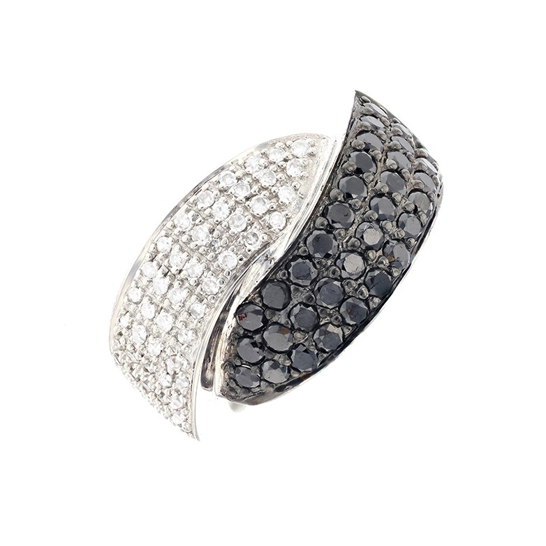 Bague diamants noirs et blancs 0.83 carat en or blanc