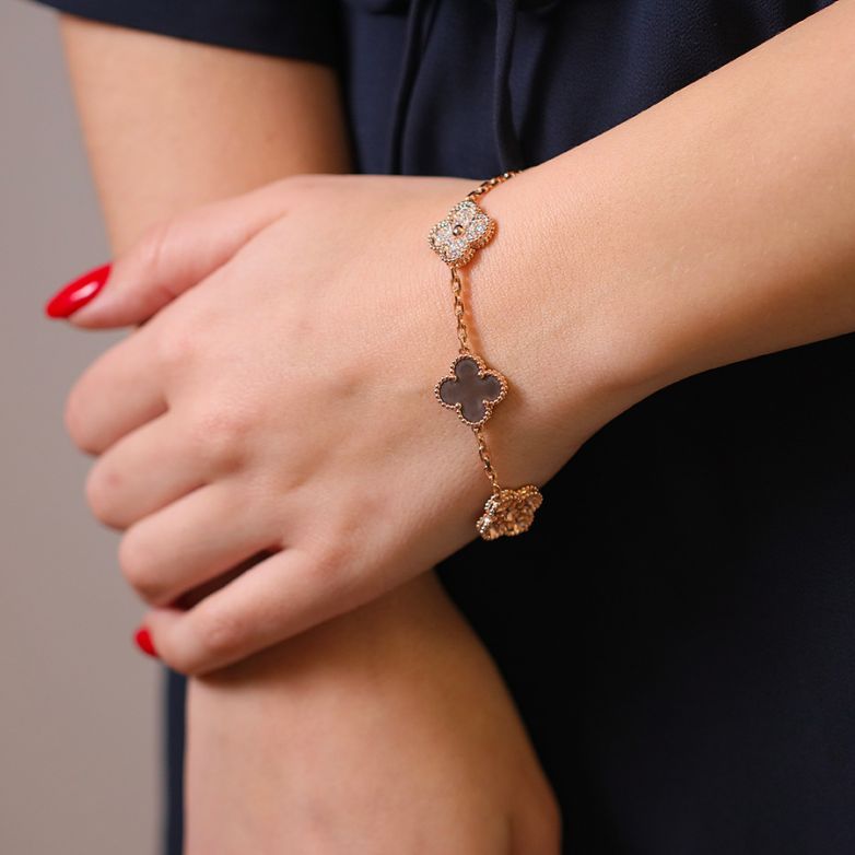 Bracelet or rose signé 