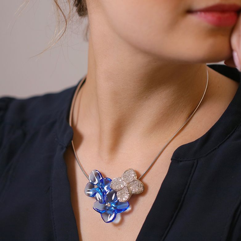 collier or gris diamant (s) signé avec cristal Baccarat