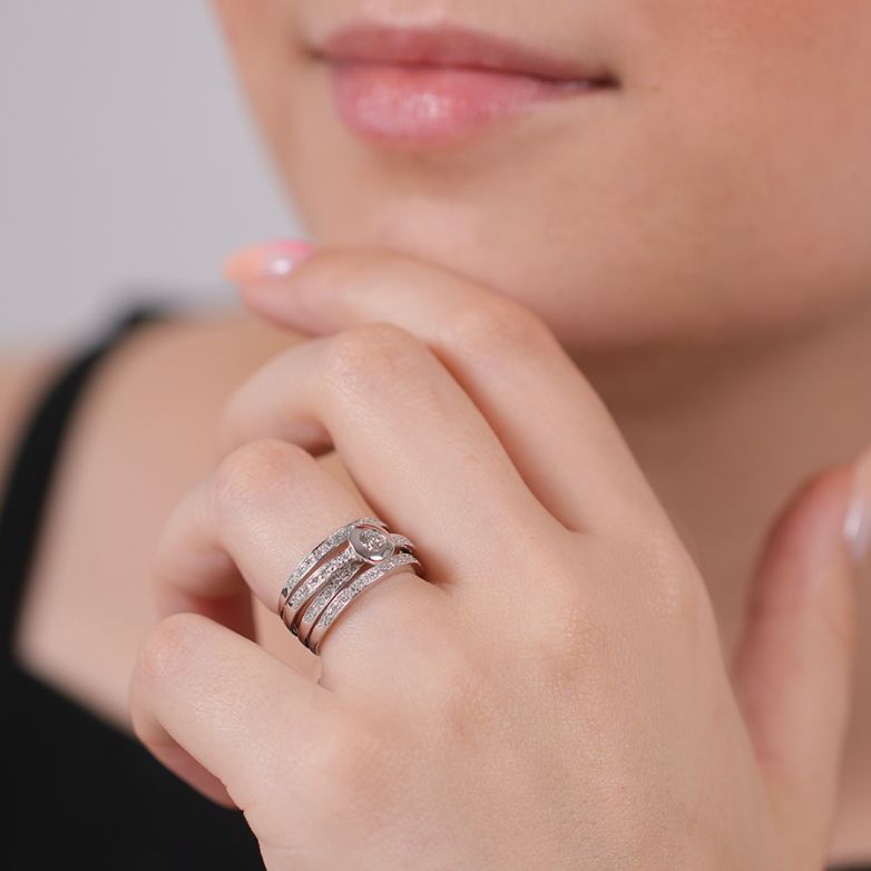 Bague or gris diamant (s) 