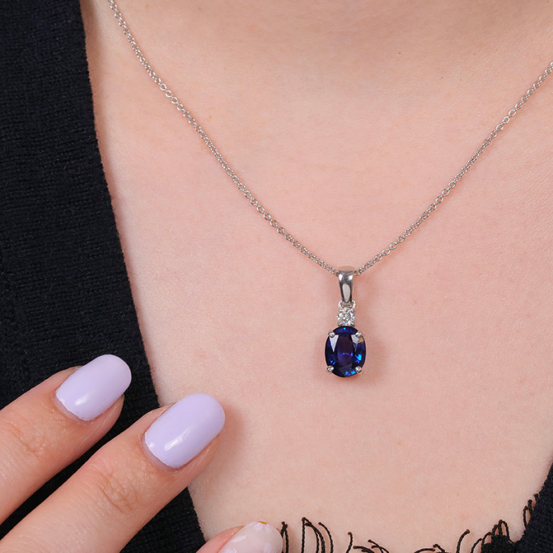 Pendant 2.92 carat sapphire...