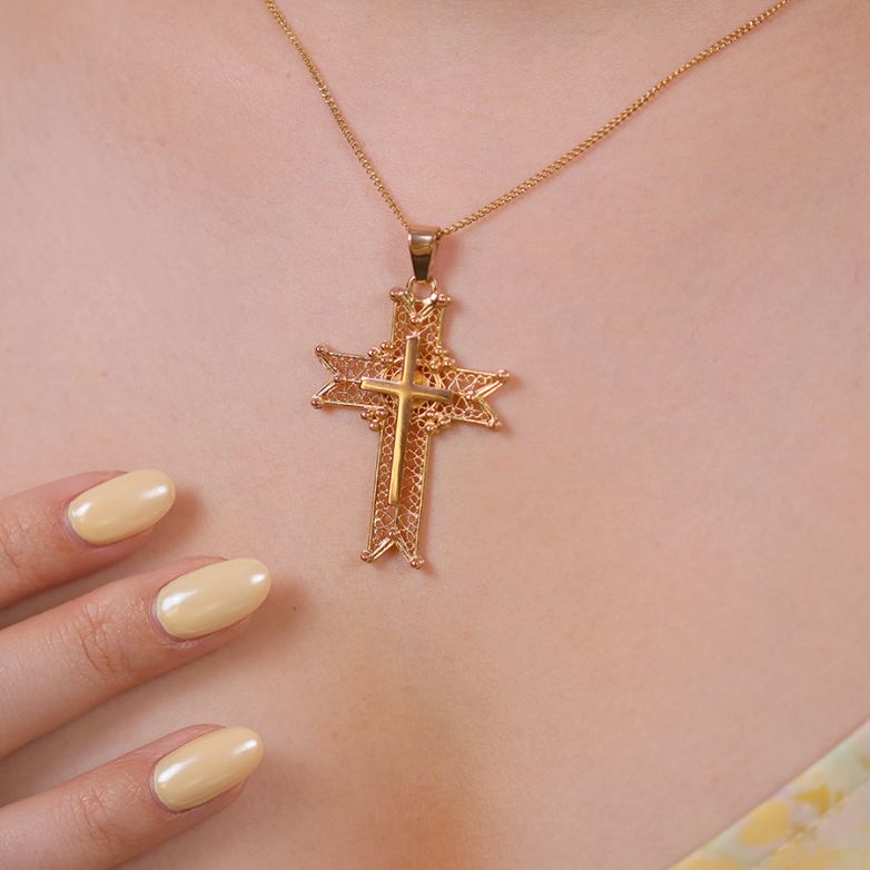 croix or jaune 