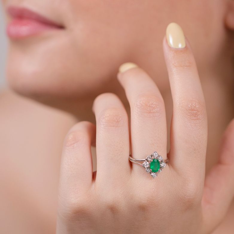 Bague or gris émeraude et diamant(s) 