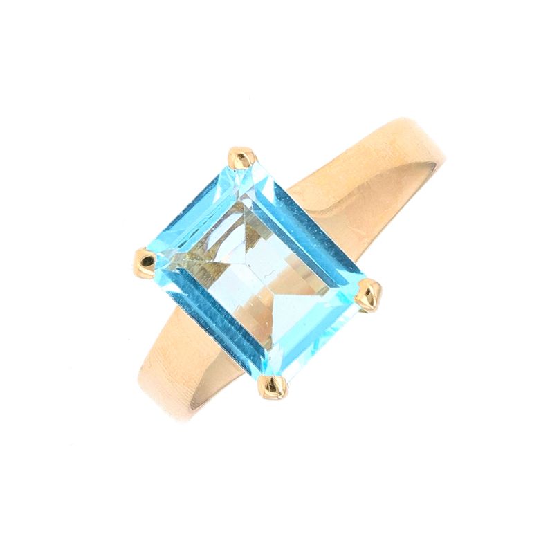Ring topaz 3.49 carats...