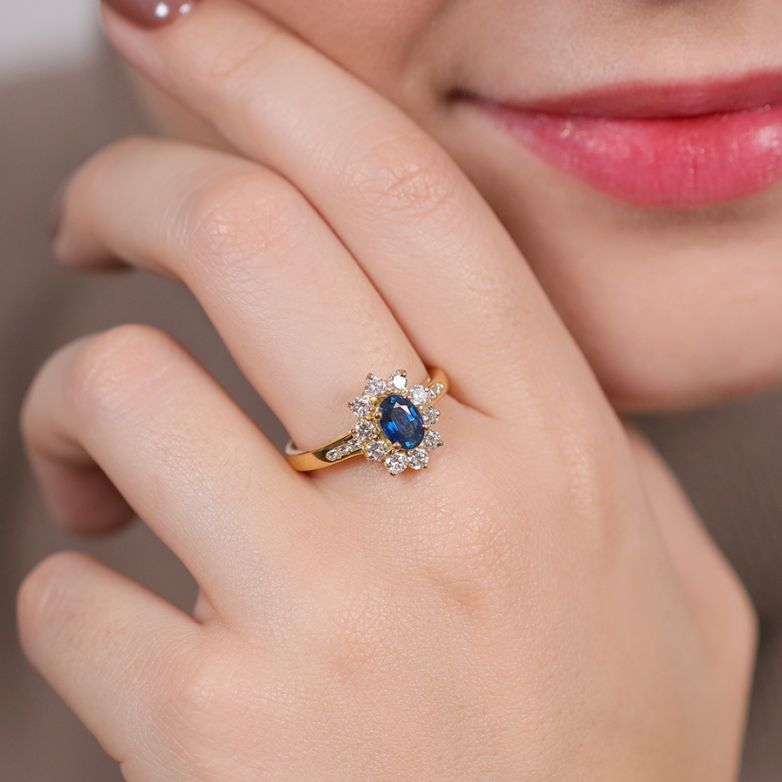 Ring with sapphire 0.93...