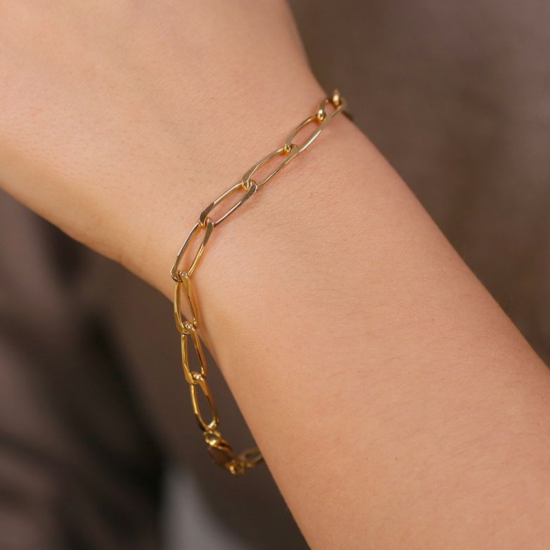 Yellow gold horse chain...