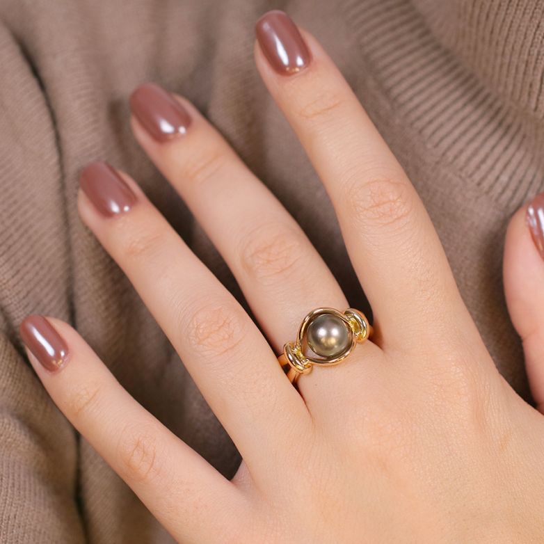 Yellow gold Tahitian pearl...