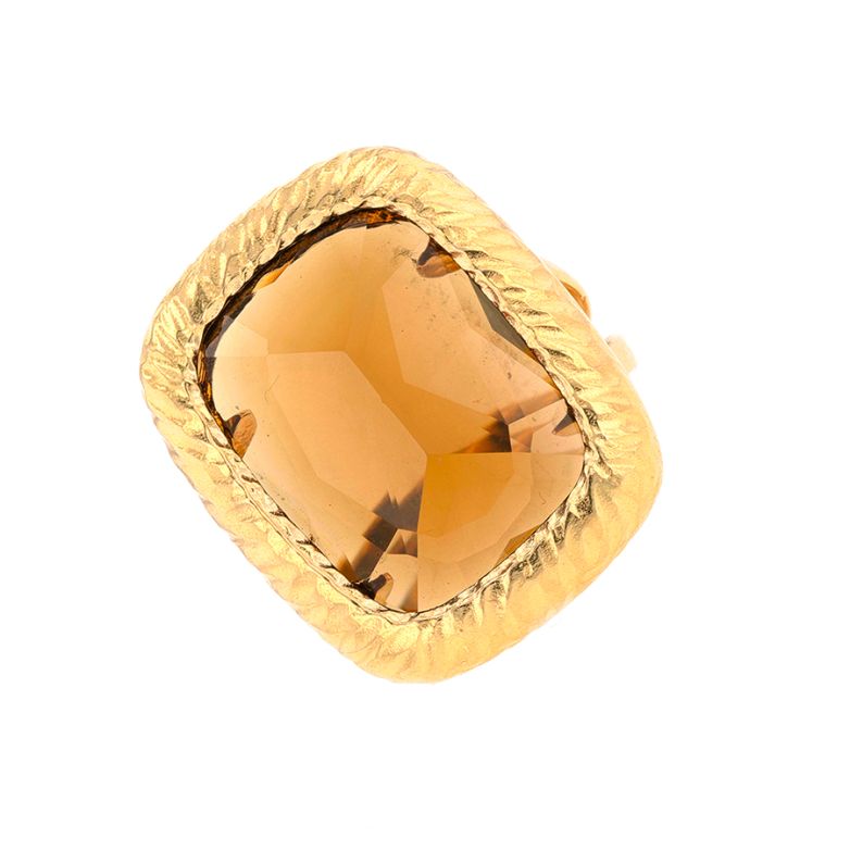 Ring quartz 14.37 carats...