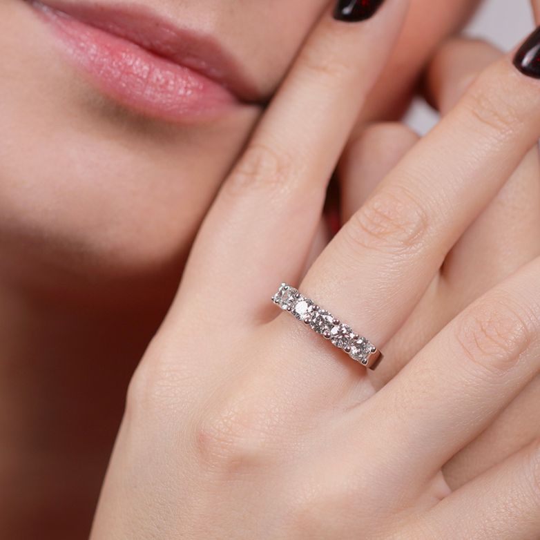 Diamond wedding band 2.10...