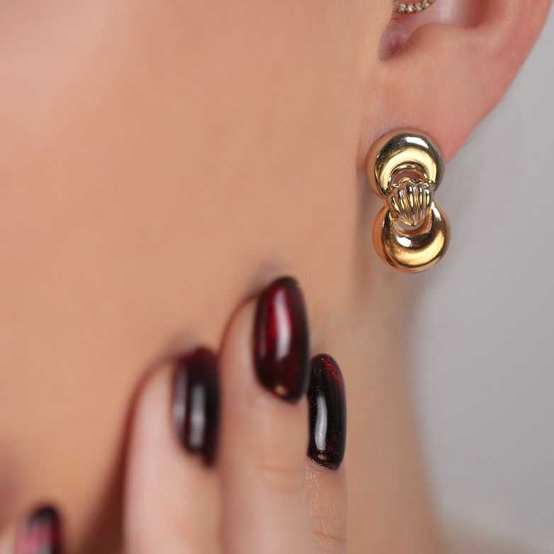 2 gold earrings 3.01g