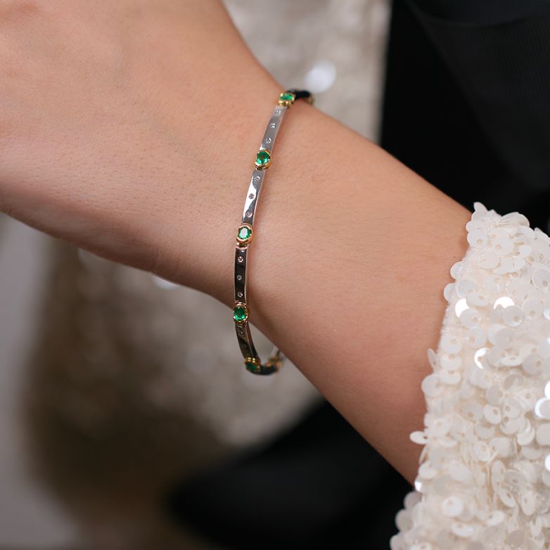 Bracelet emeralds 1.06...