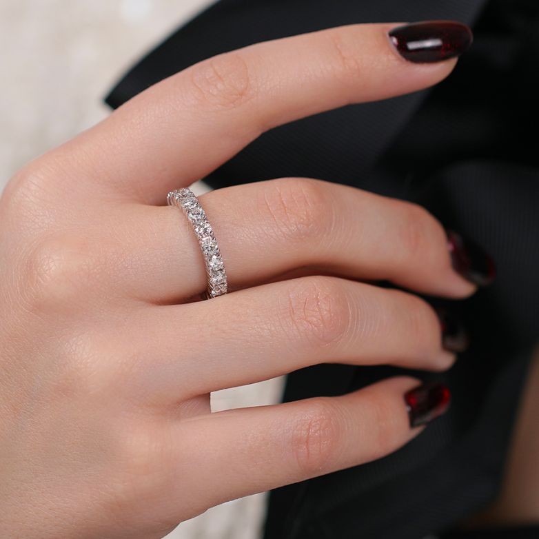 Wedding ring, full diamond...