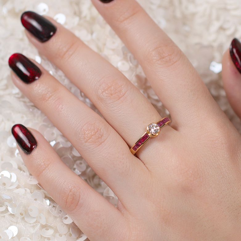 Ring ruby 0.60 carat and...