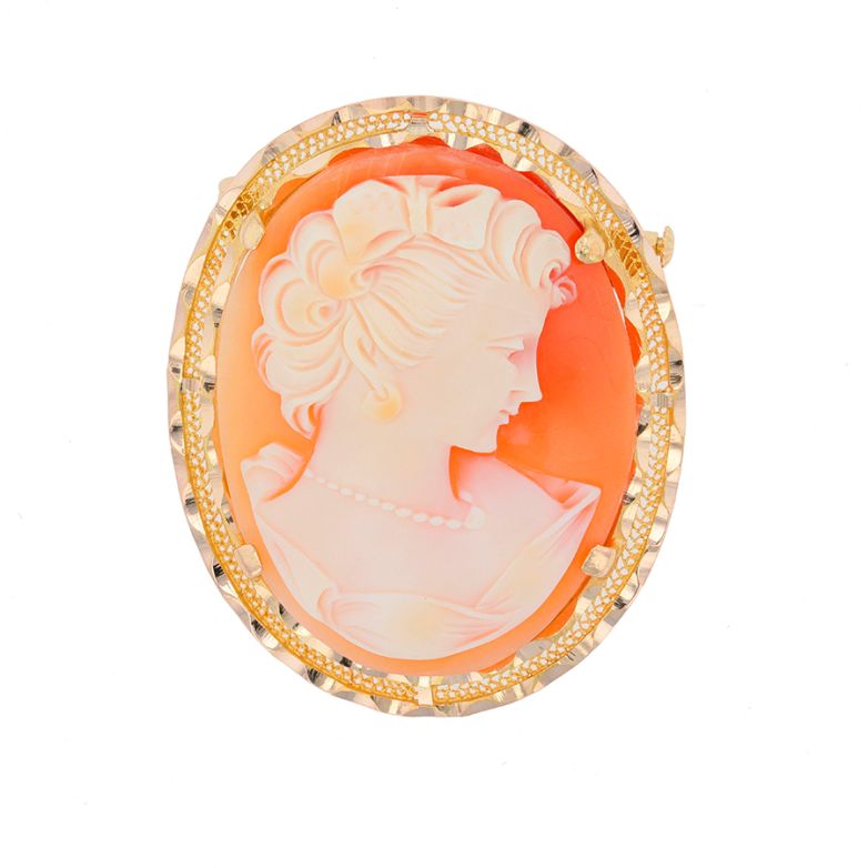 Vintage Cameo brooch in...
