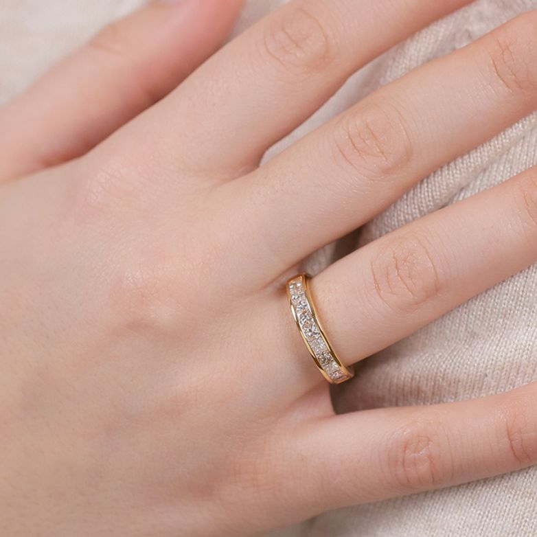 Diamond wedding band 1.10...