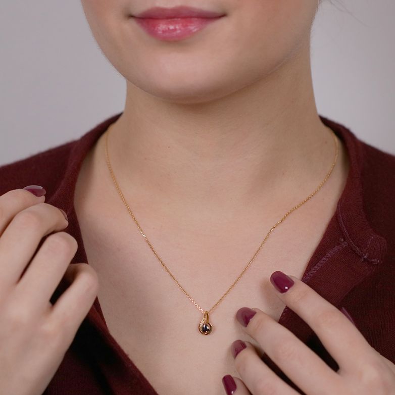 Necklace with sapphire 0.27...