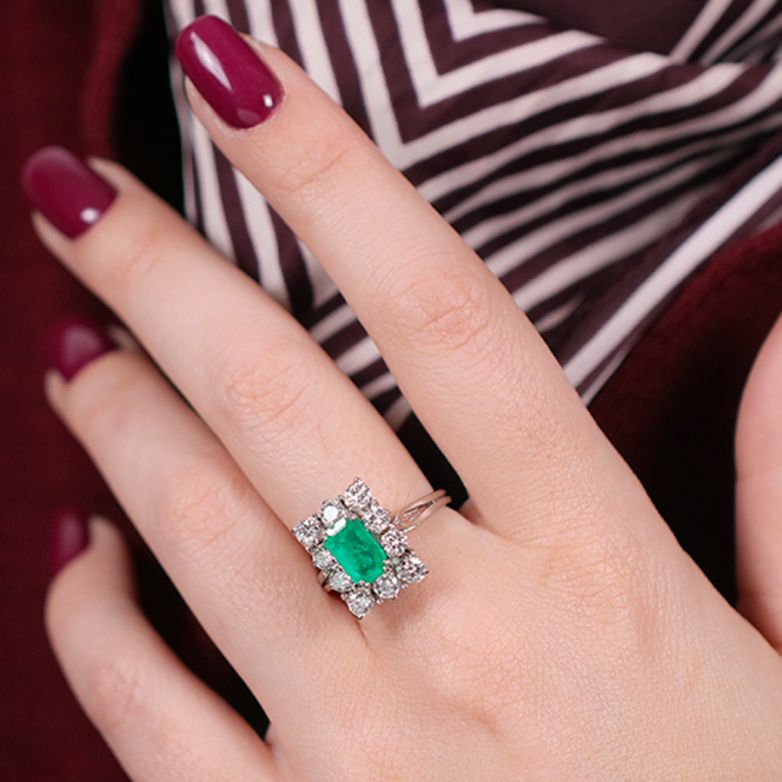 Ring emerald 1.04 carat and...