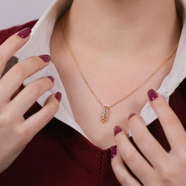 Necklace diamonds 0.30...