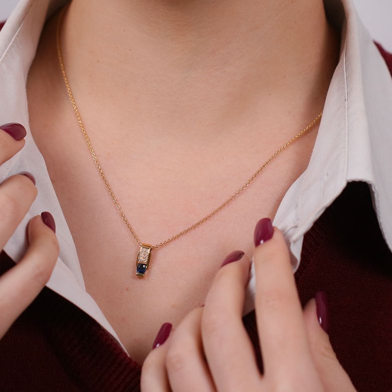 Necklace sapphire 0.48...