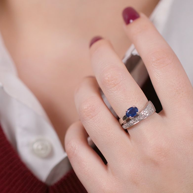 Ring sapphire 0.93 carat...