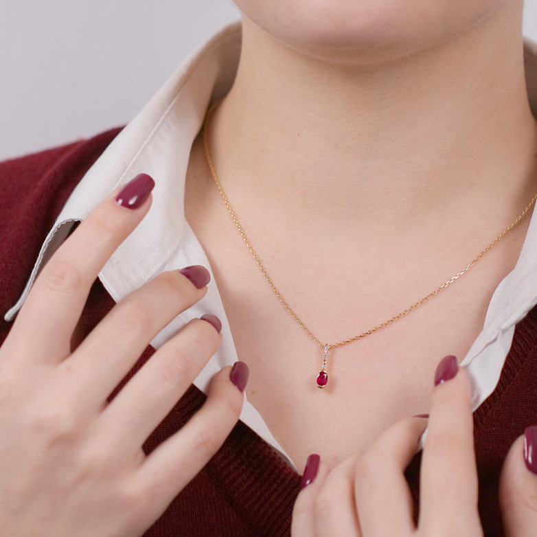 Necklace ruby 0.49 carat...