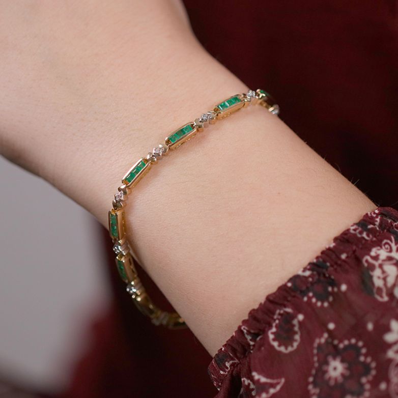 River bracelet emeralds...