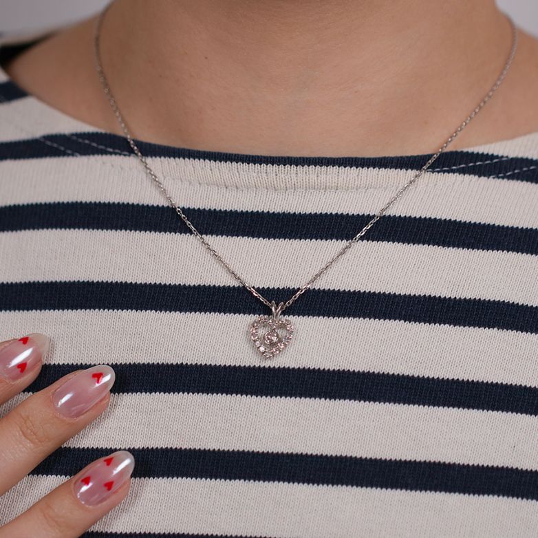 Heart necklace diamonds...
