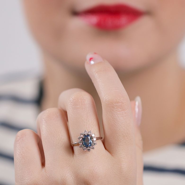 Bague topaze 0.84 carat et...