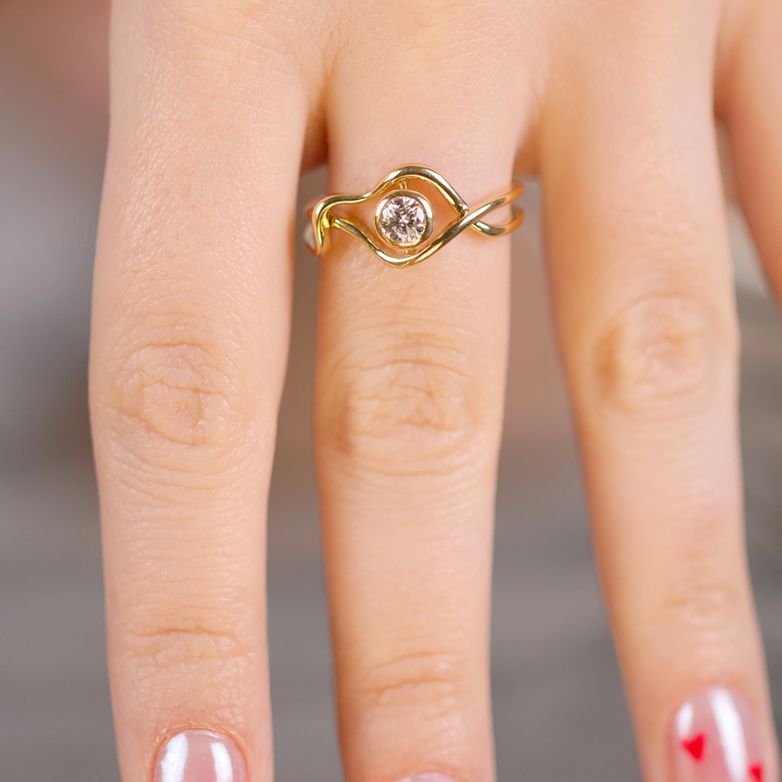 Diamond ring 0.33 carat...