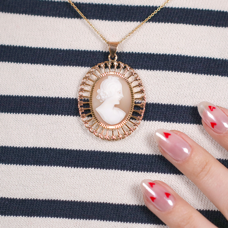 Vintage medal Yellow gold...