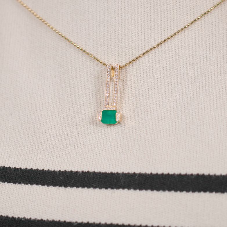 Pendant emerald 2.26 carats...