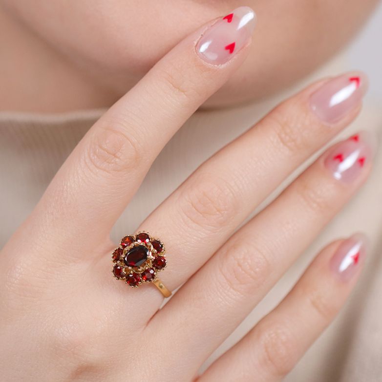 Ring garnets 1.83 carat...