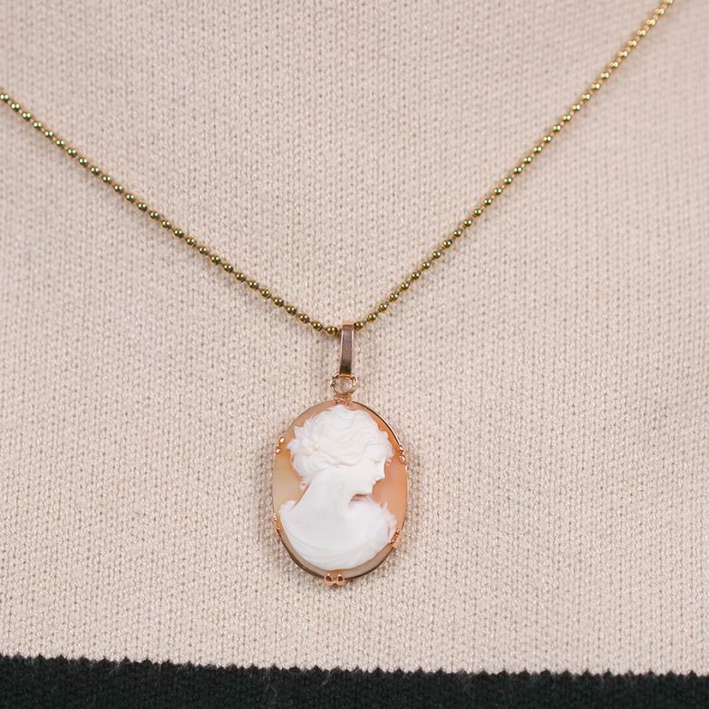 Cameo pendant yellow gold 5g