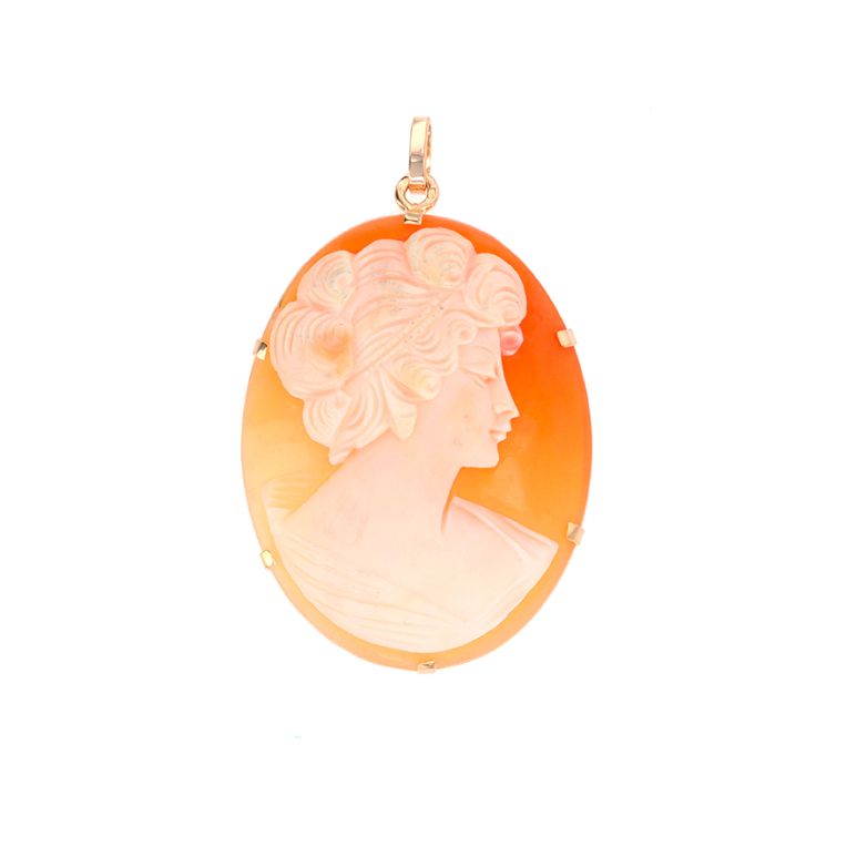 Yellow gold Cameo pendant...