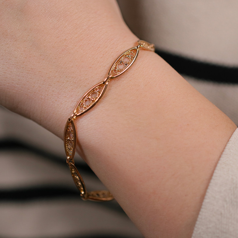 Vintage yellow gold...