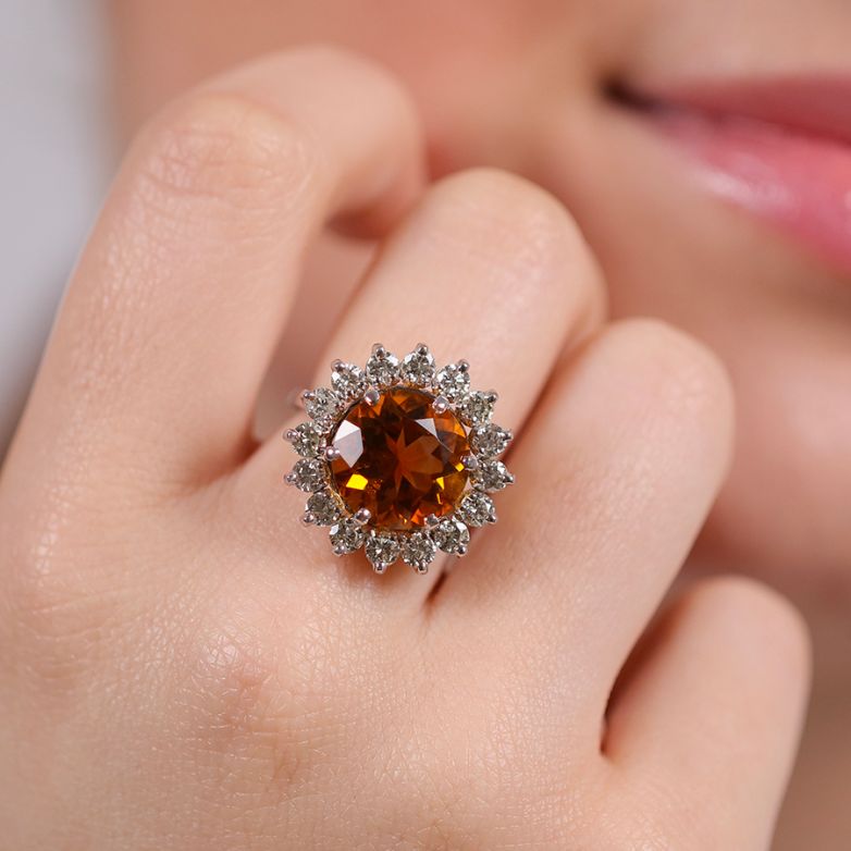 Daisy ring with citrine...