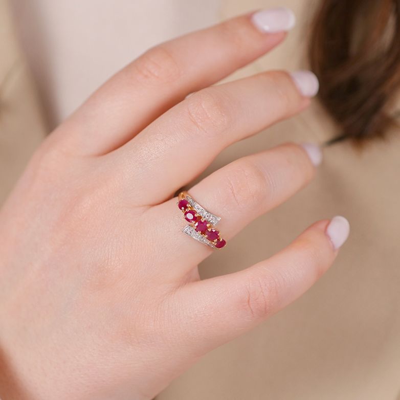 Ring ruby 0.60 carat and...