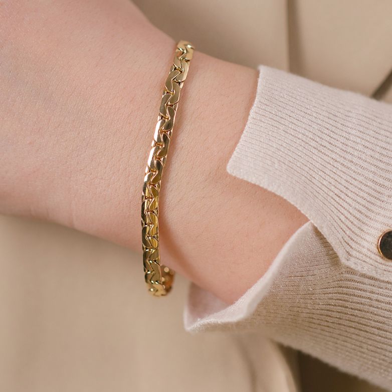 Yellow gold bean stitch...