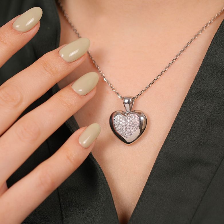 Heart pendant diamonds 0.72...