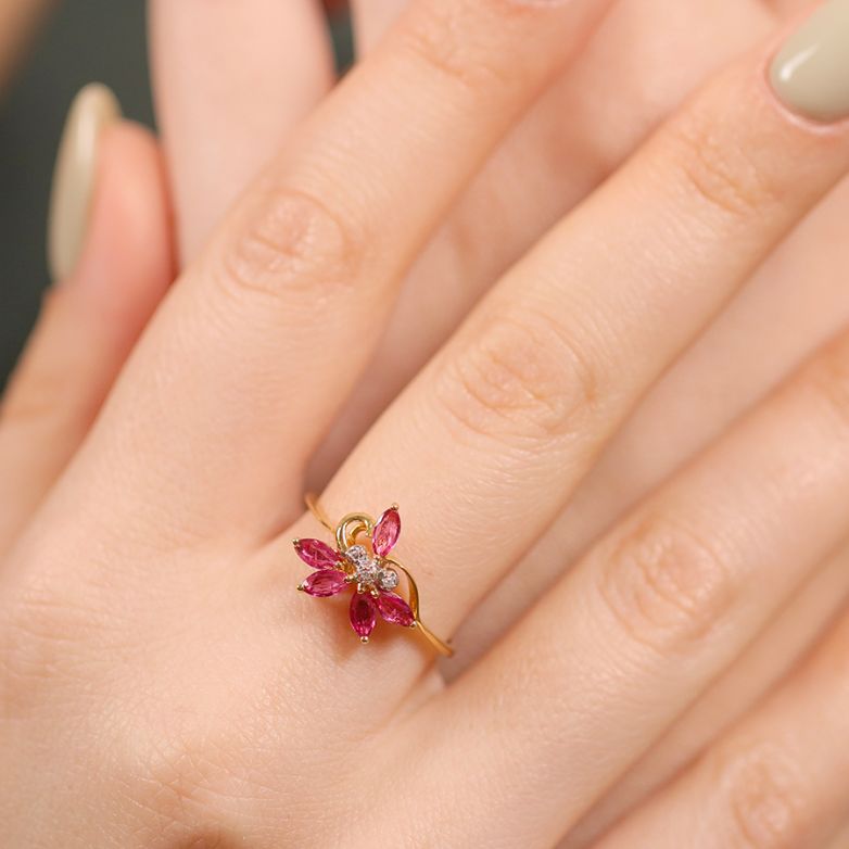 Ring ruby 0.60 carat and...