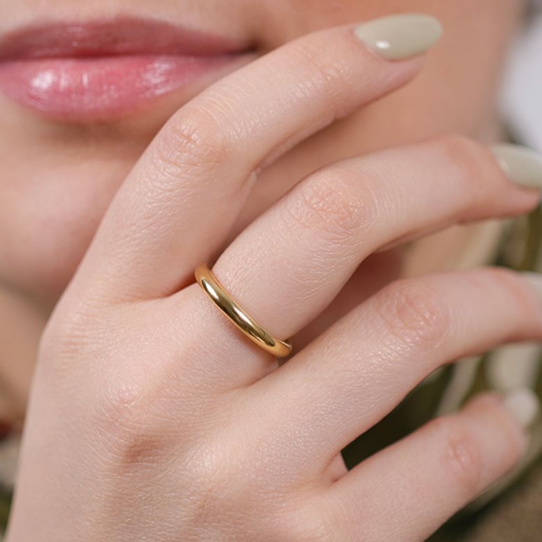 Yellow gold wedding band 5.25g