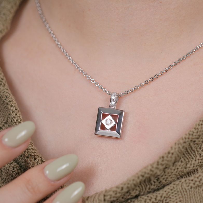 Diamond pendant 0.19 carat...