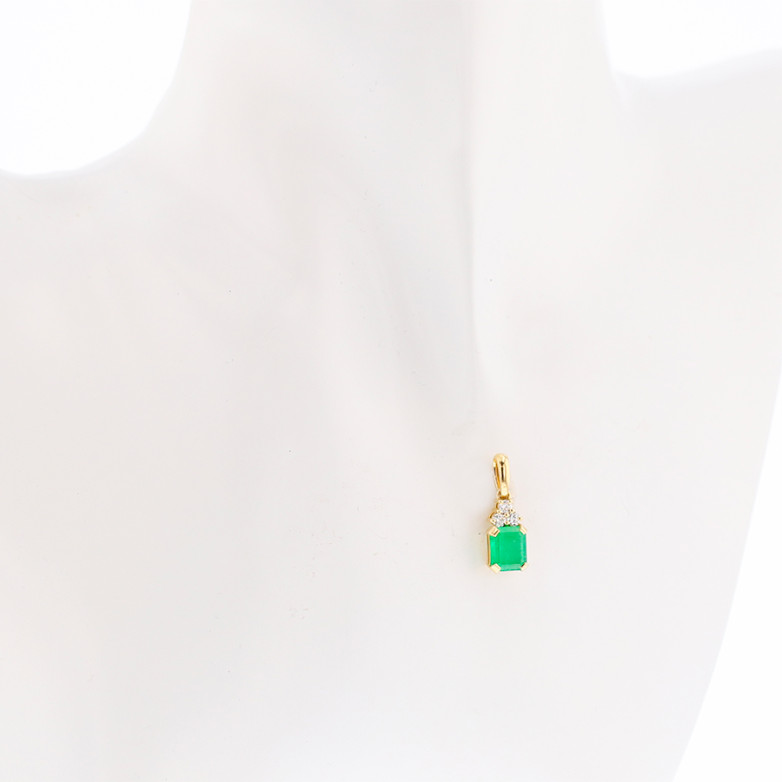 Pendant emerald 1.66 carat...