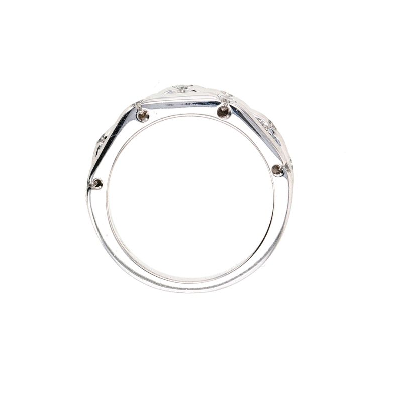 0.23-carat diamond ring in...