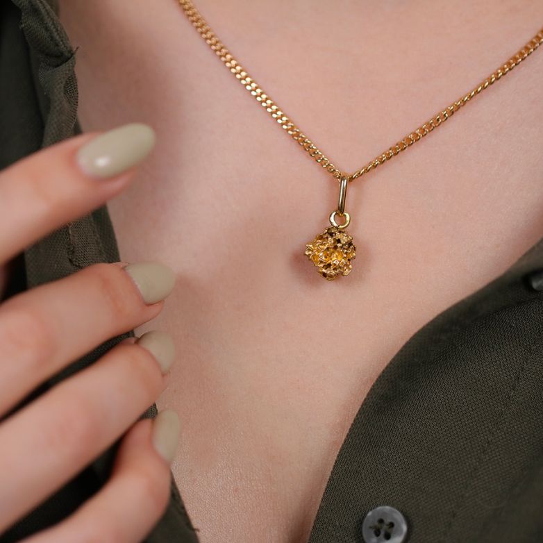 Nugget pendant yellow gold...