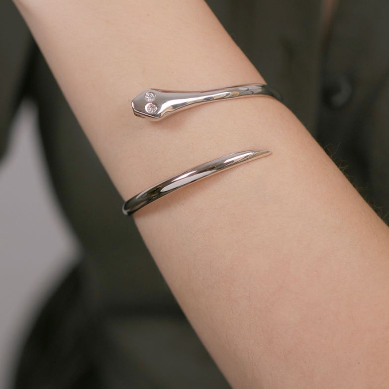 Snake bracelet diamonds...
