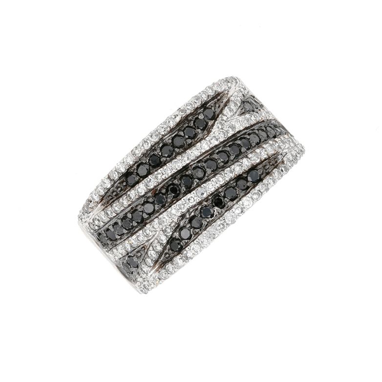 Ring black & white diamonds...