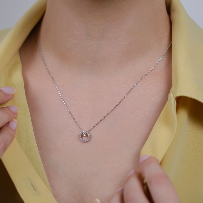Necklace diamonds 0.18...
